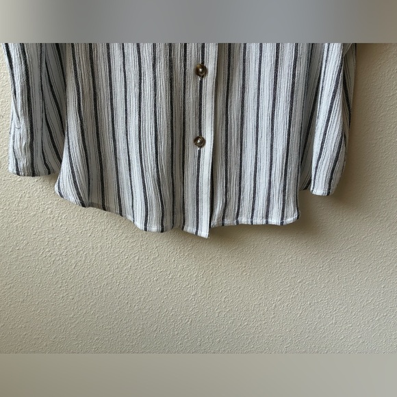 EUC Anthropologie Maeve Fairhope Striped Flutter Sleeve Blouse (Size:M) - Picture 5 of 10